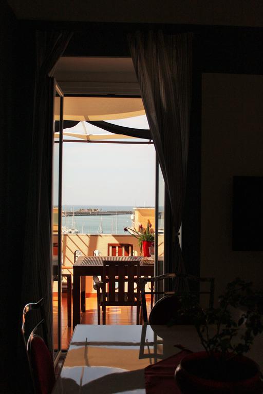 ויבו ואלנטיה מרינה B&B Villa Delle Rondini מראה חיצוני תמונה