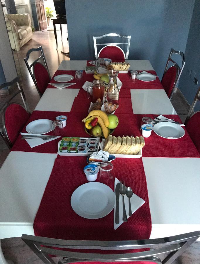 ויבו ואלנטיה מרינה B&B Villa Delle Rondini מראה חיצוני תמונה